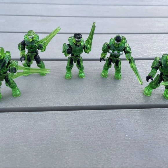 Green Action Figures Set - Picture 4 of 9